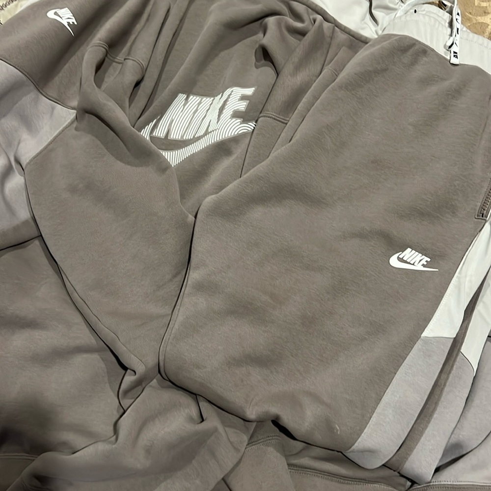 Men’s Nike Jogging Suit